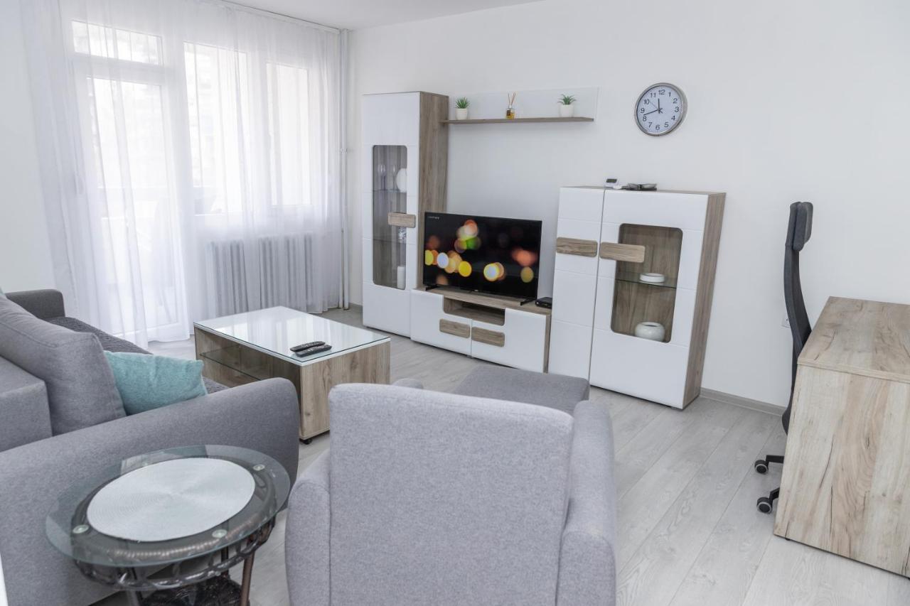 Apartment Lux 3 *